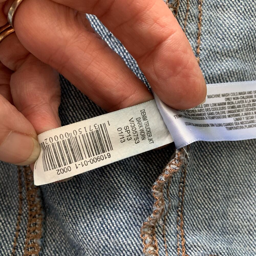 Old Navy Women's Denim Jacket Medium Wash Trucker Style Sz M - Picture 11 of 16